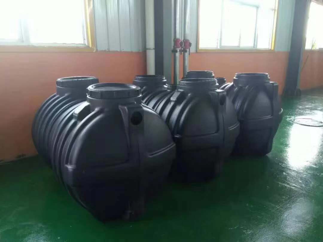 客戶用(yong)我公司(si)的黑色(se)塑料消(xiao)泡母料(liao)生産的(de)